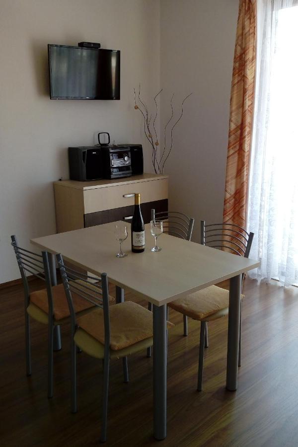 Apartments With A Parking Space Igrane, Makarska - 13535 Exterior photo